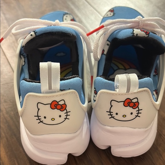 Nike Kids Blue Hello Kitty Sneakers - 1Y - Picture 3 of 4